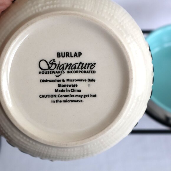 Small Pet Dishes, Water/Food Dish, Pet dishes in Stand, Elevated Dog/Cat Bowls - Picture 4 of 8